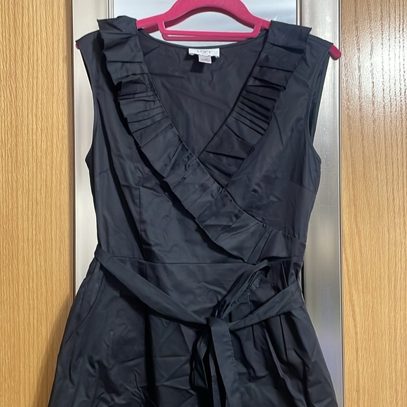 Ann Taylor Loft Petites black V neck dress with pleated collar size 10P cotton - Picture 2 of 14